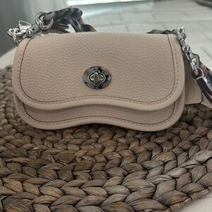 Coach COACHTOPIA Micro Wavy Dinky in Cloud